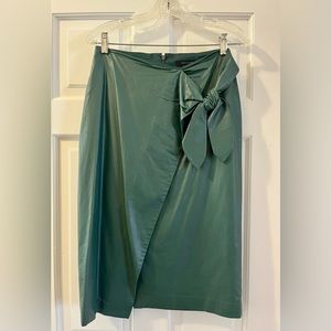 Ann Taylor green faux leather skirt, size 0, knee length